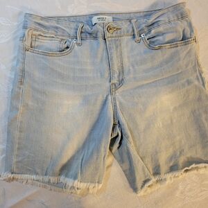 Jean shorts Forever 21 size 28 light wash